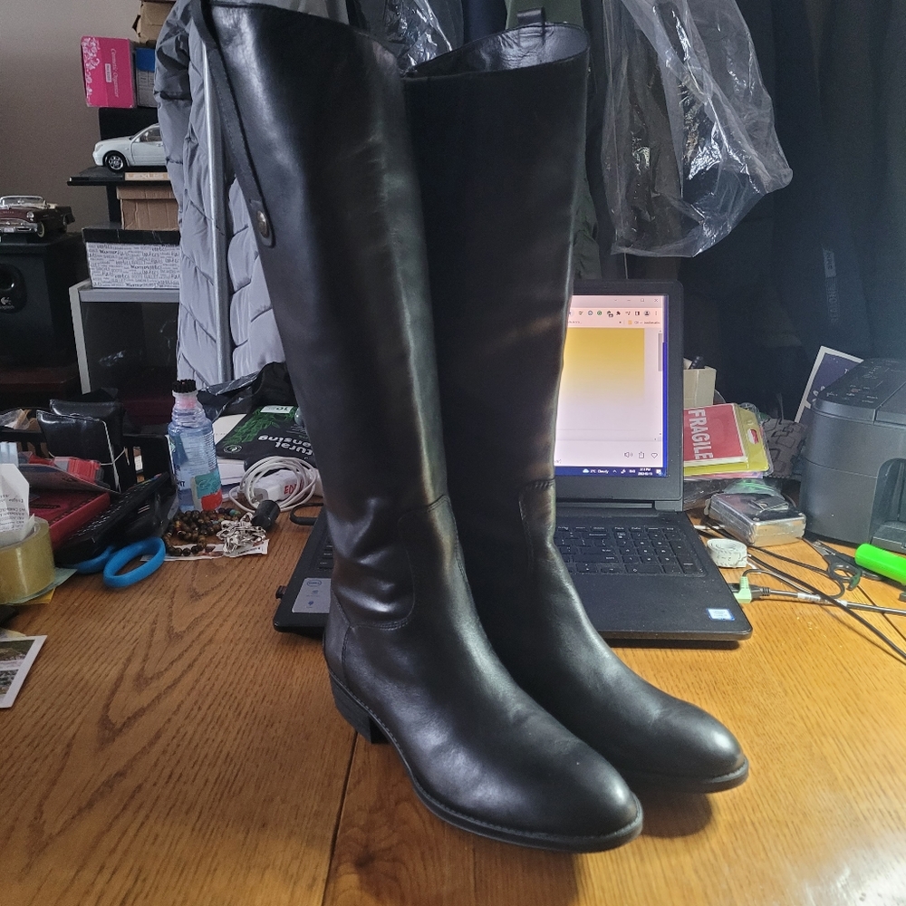 Ladies tall boots
